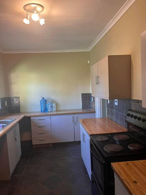 To Let 3 Bedroom Property for Rent in Riviera Park North West